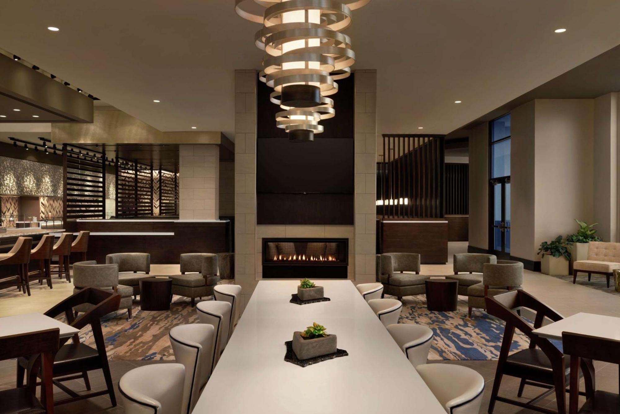 Hotel Embassy By Hilton Destiny Syracuse