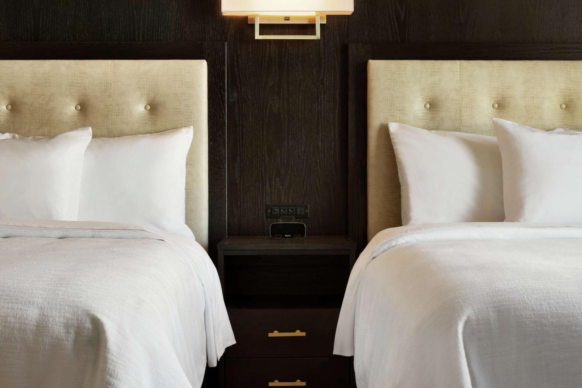 Hotel Embassy By Hilton Destiny Syracuse